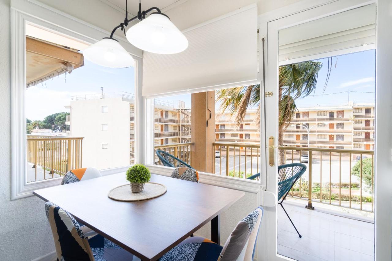 Coastal Paradise & Cozy Home With A 100M From The Beach! Cambrils Exterior photo