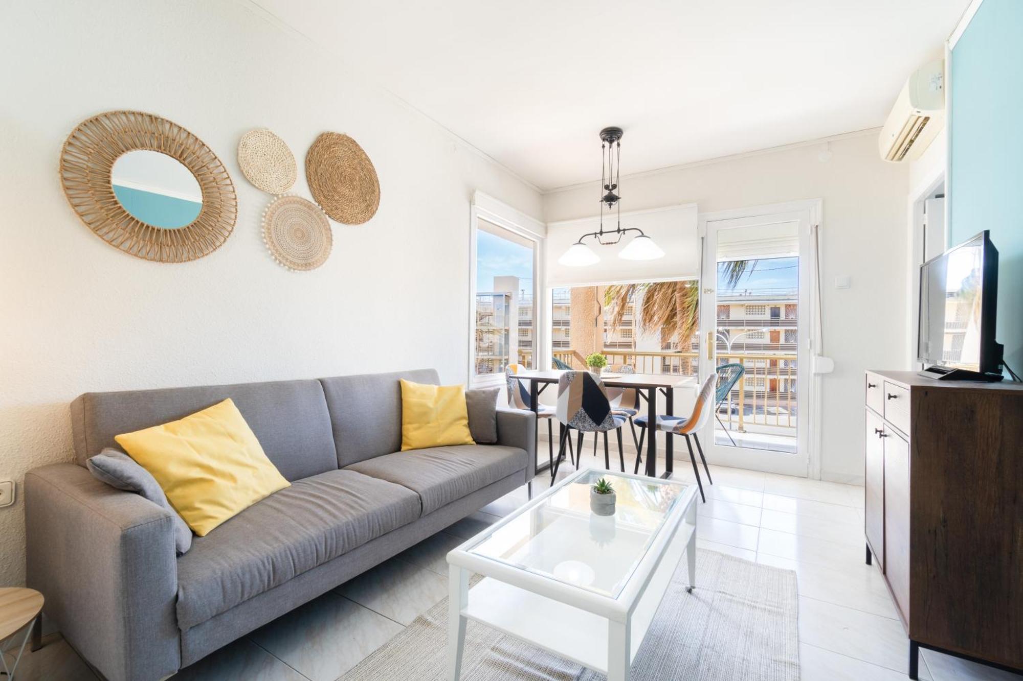Coastal Paradise & Cozy Home With A 100M From The Beach! Cambrils Exterior photo